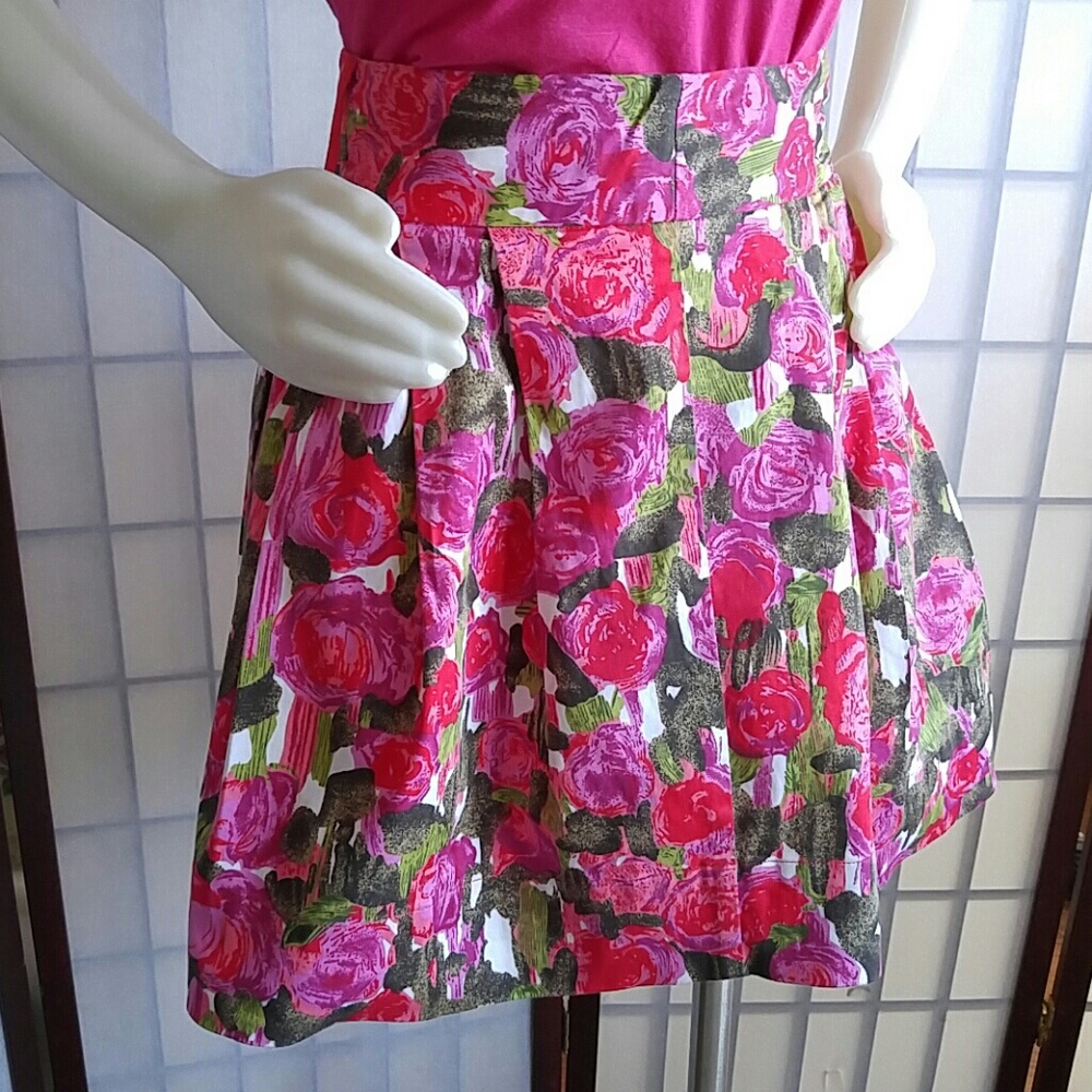 Skirt - Picture 3 of 9